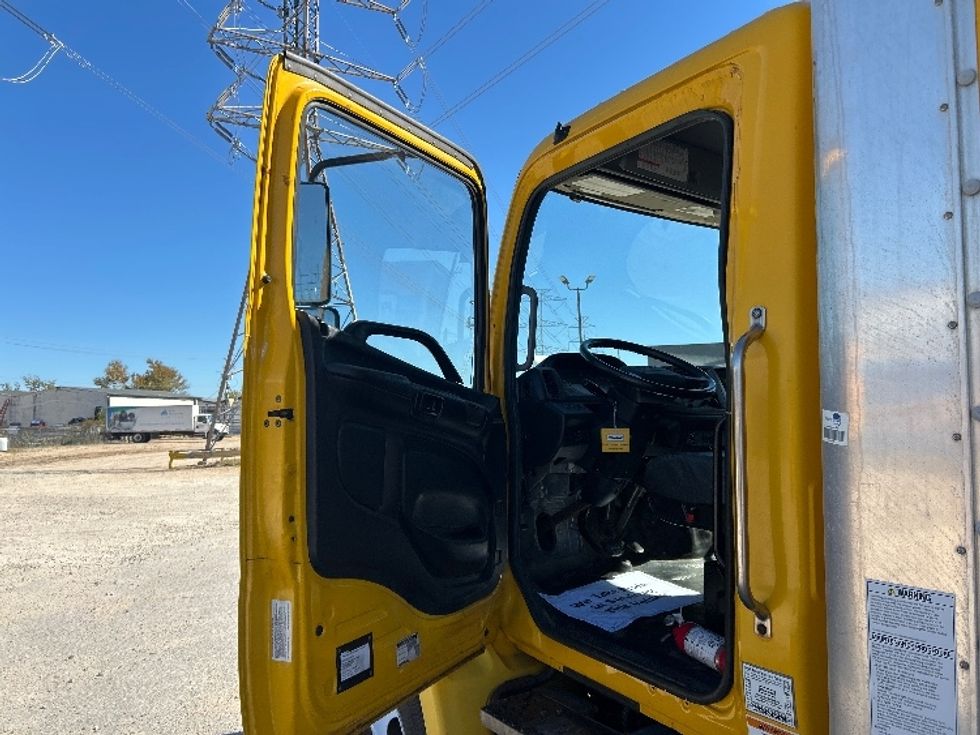 Medium Duty Box Truck-Light and Medium Duty Trucks-Hino-2020-268-Houston-TX-178,889\n\t\tmiles-$ 48,250 - Image 16