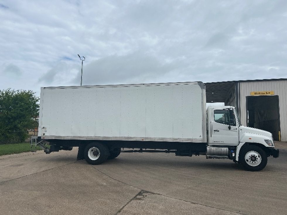 Medium Duty Box Truck-Light and Medium Duty Trucks-Hino-2020-268-Houston-TX-21,007\n\t\tmiles-$ 74,750 - Image 15