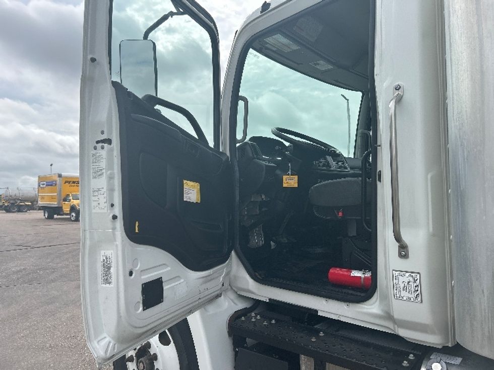 Medium Duty Box Truck-Light and Medium Duty Trucks-Hino-2020-268-Houston-TX-21,007\n\t\tmiles-$ 74,750 - Image 16