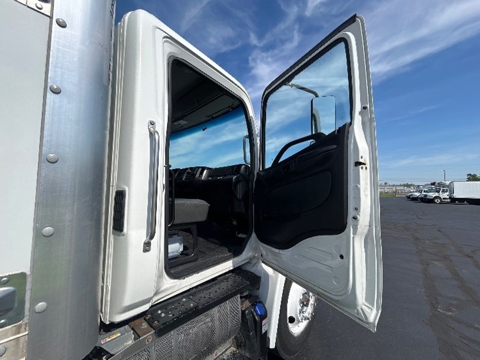 Medium Duty Box Truck-Light and Medium Duty Trucks-Hino-2020-268-Indianapolis-IN-201,629\n\t\tmiles-$ 47,500 - Image 20
