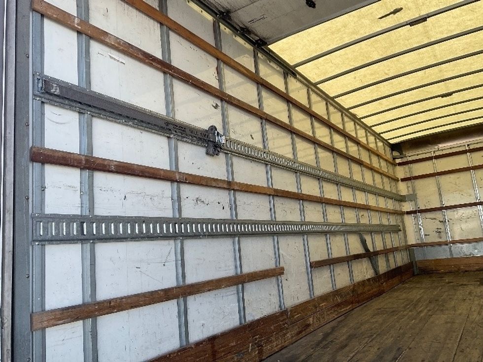 Medium Duty Box Truck-Light and Medium Duty Trucks-Hino-2020-268-Kansas City-MO-207,128\n\t\tmiles-$ 50,000 - Image 11