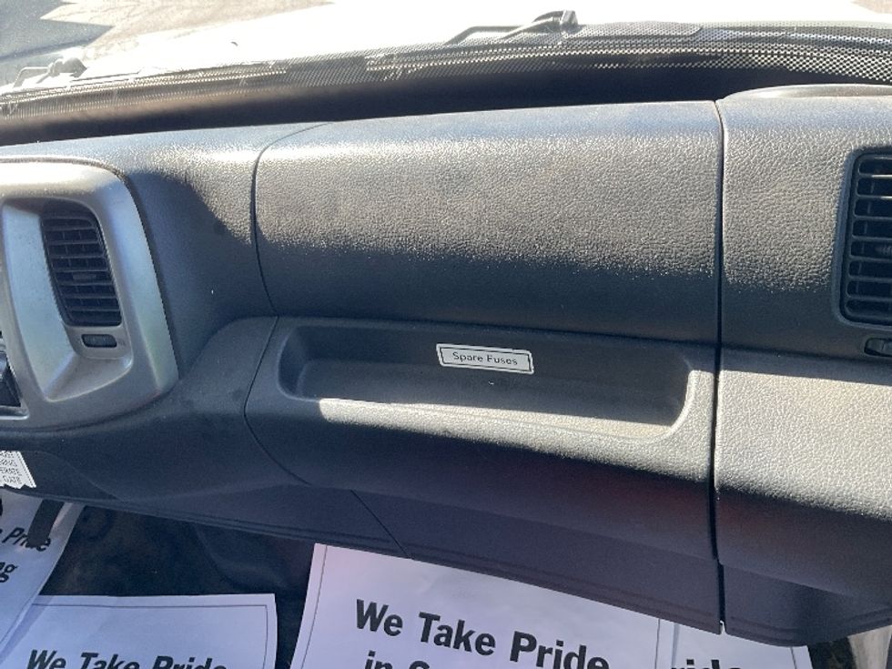 Medium Duty Box Truck-Light and Medium Duty Trucks-Hino-2020-268-Kansas City-MO-207,128\n\t\tmiles-$ 50,000 - Image 21