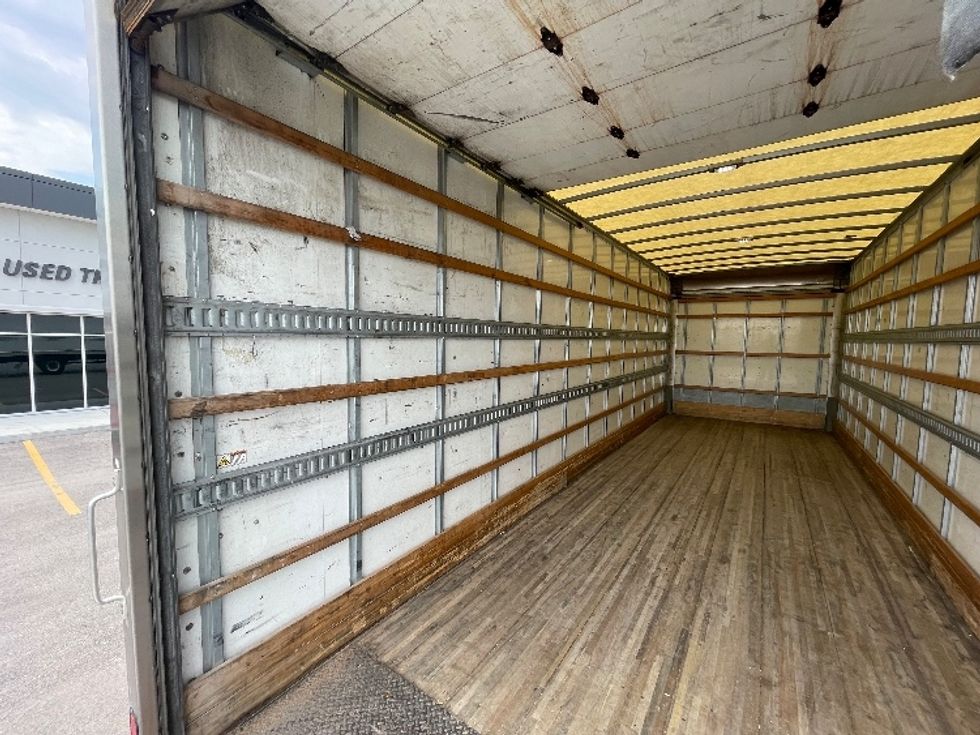 Medium Duty Box Truck-Light and Medium Duty Trucks-Hino-2020-268-Kansas City-MO-283,249\n\t\tmiles-$ 38,750 - Image 10