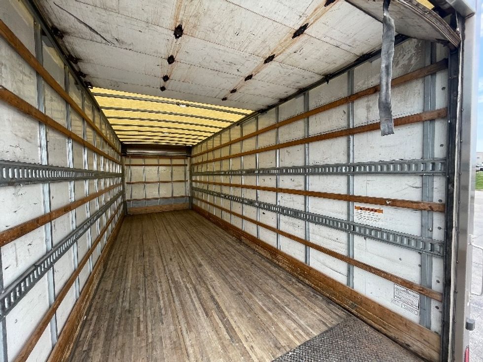Medium Duty Box Truck-Light and Medium Duty Trucks-Hino-2020-268-Kansas City-MO-283,249\n\t\tmiles-$ 38,750 - Image 11