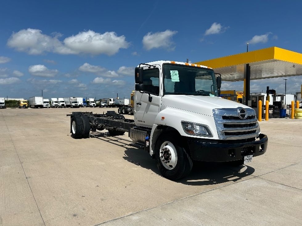 Medium Duty Box Truck-Light and Medium Duty Trucks-Hino-2020-268-Katy-TX-21,271\n\t\tmiles-$ 77,250 - Image 1