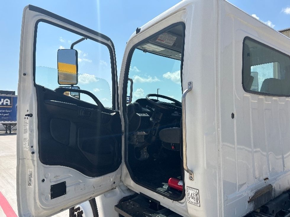 Medium Duty Box Truck-Light and Medium Duty Trucks-Hino-2020-268-Katy-TX-21,271\n\t\tmiles-$ 77,250 - Image 16