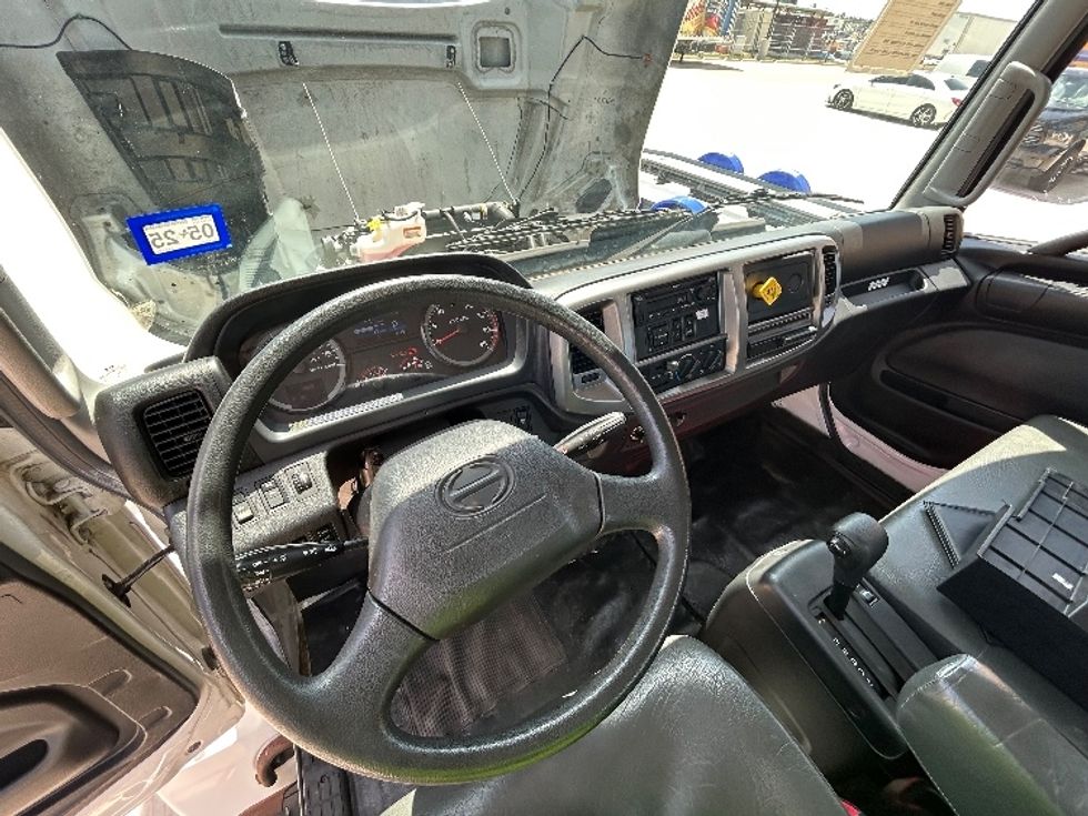 Medium Duty Box Truck-Light and Medium Duty Trucks-Hino-2020-268-Katy-TX-21,271\n\t\tmiles-$ 77,250 - Image 17