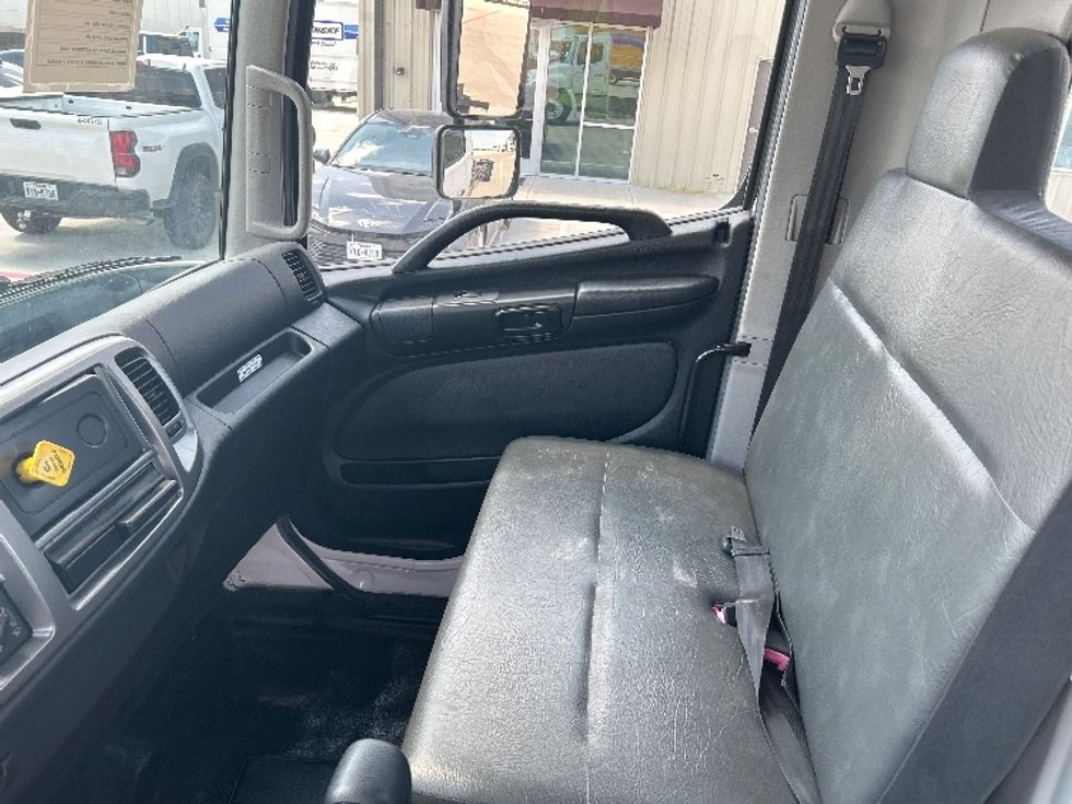 Medium Duty Box Truck-Light and Medium Duty Trucks-Hino-2020-268-Katy-TX-21,271\n\t\tmiles-$ 77,250 - Image 19
