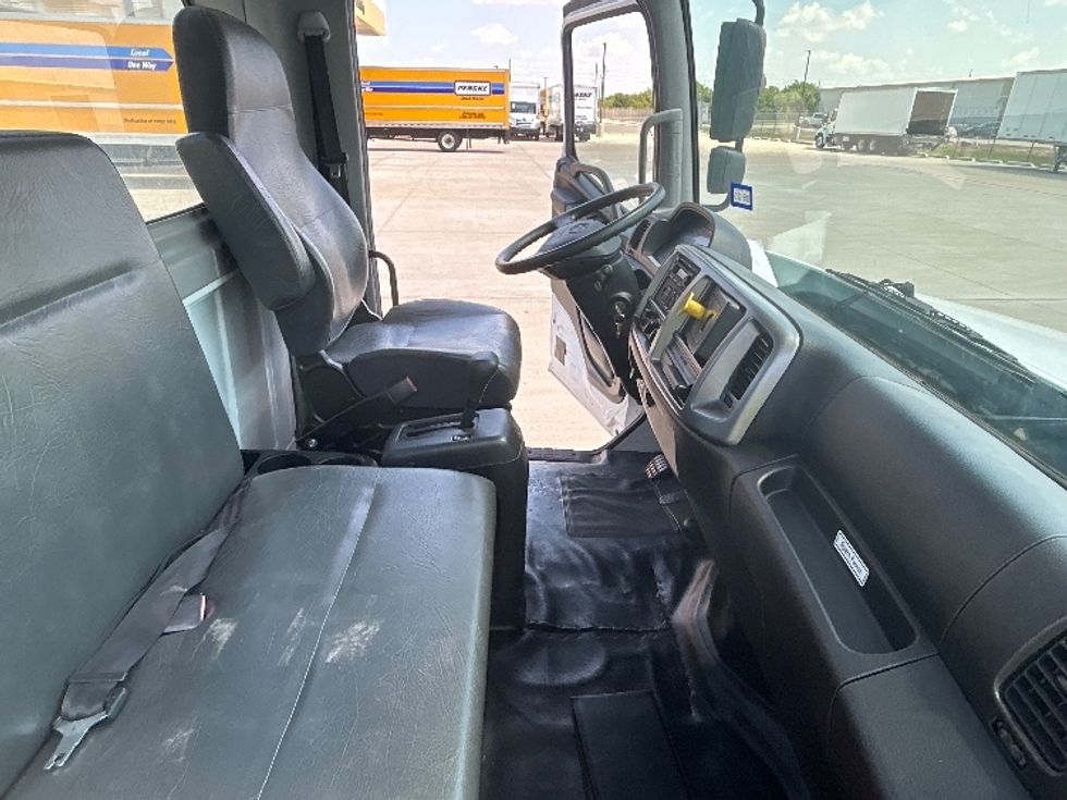 Medium Duty Box Truck-Light and Medium Duty Trucks-Hino-2020-268-Katy-TX-21,271\n\t\tmiles-$ 77,250 - Image 22