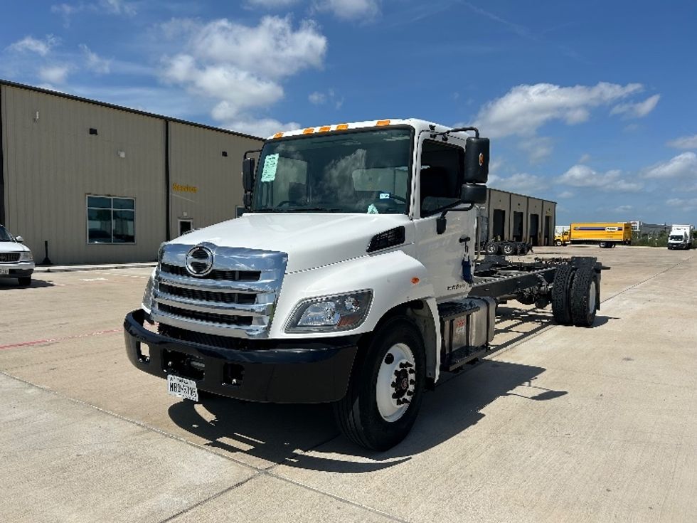 Medium Duty Box Truck-Light and Medium Duty Trucks-Hino-2020-268-Katy-TX-21,271\n\t\tmiles-$ 77,250 - Image 3