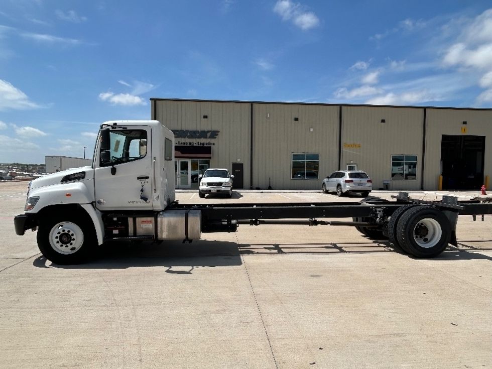 Medium Duty Box Truck-Light and Medium Duty Trucks-Hino-2020-268-Katy-TX-21,271\n\t\tmiles-$ 77,250 - Image 4