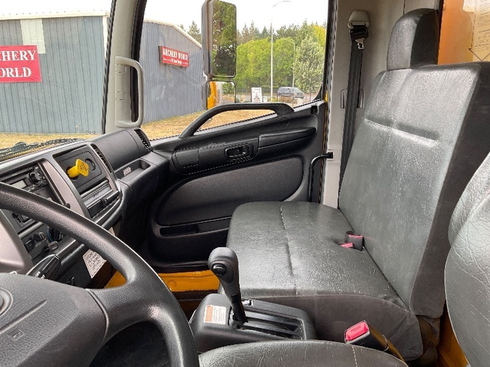 Medium Duty Box Truck-Light and Medium Duty Trucks-Hino-2020-268-Kent-WA-110,045\n\t\tmiles-$ 61,250 - Image 19