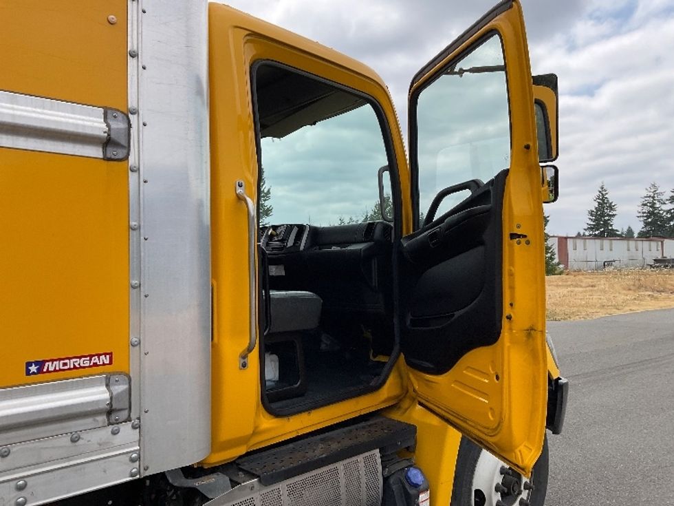 Medium Duty Box Truck-Light and Medium Duty Trucks-Hino-2020-268-Kent-WA-110,045\n\t\tmiles-$ 61,250 - Image 20
