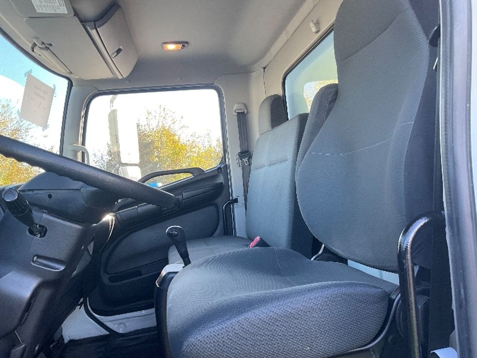 Medium Duty Box Truck-Light and Medium Duty Trucks-Hino-2020-268-Lancaster-PA-143,679\n\t\tmiles-$ 52,750 - Image 19