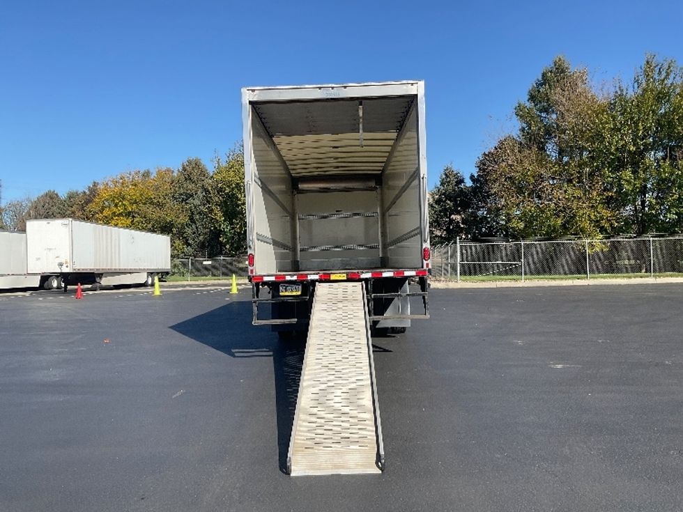 Medium Duty Box Truck-Light and Medium Duty Trucks-Hino-2020-268-Lancaster-PA-143,679\n\t\tmiles-$ 52,750 - Image 9