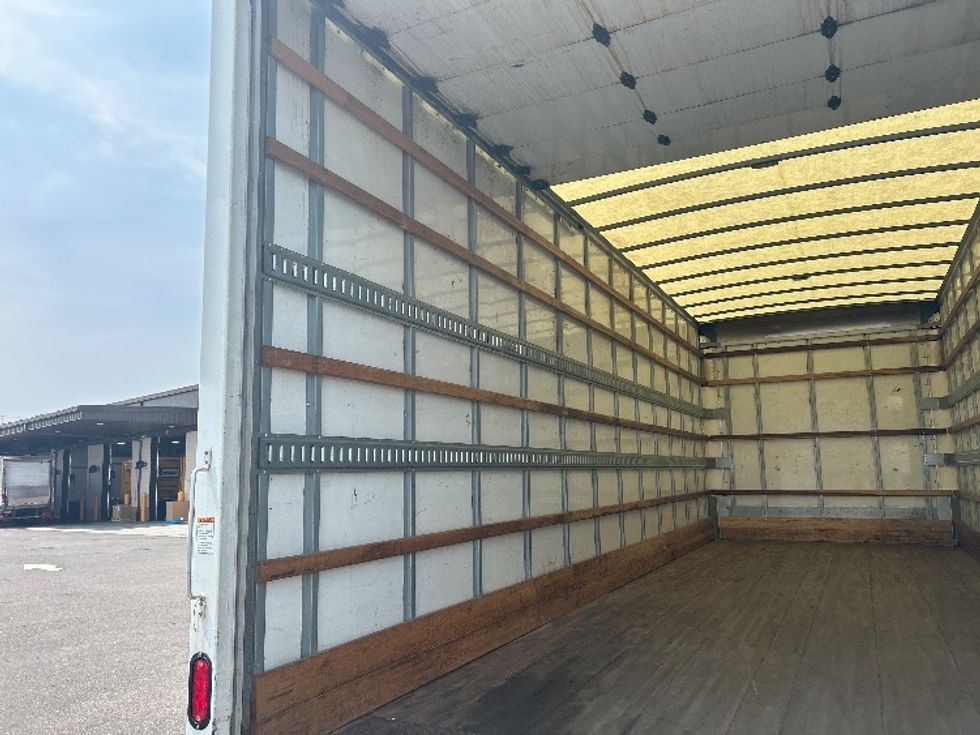 Medium Duty Box Truck-Light and Medium Duty Trucks-Hino-2020-268-Linden-NJ-181,477\n\t\tmiles-$ 51,000 - Image 11