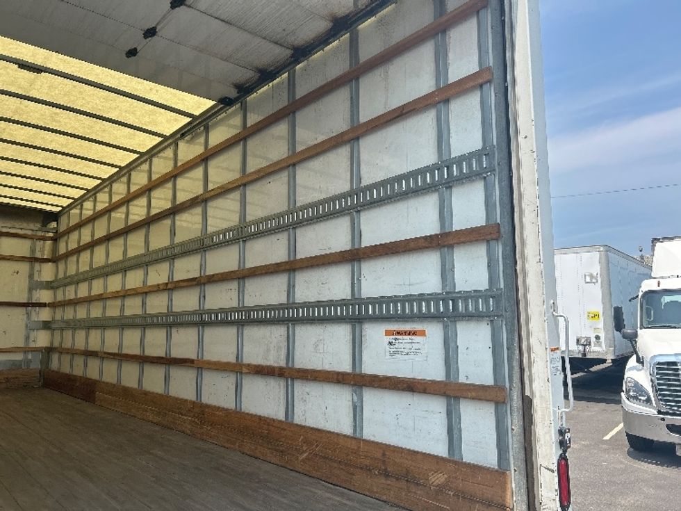 Medium Duty Box Truck-Light and Medium Duty Trucks-Hino-2020-268-Linden-NJ-181,477\n\t\tmiles-$ 51,000 - Image 12