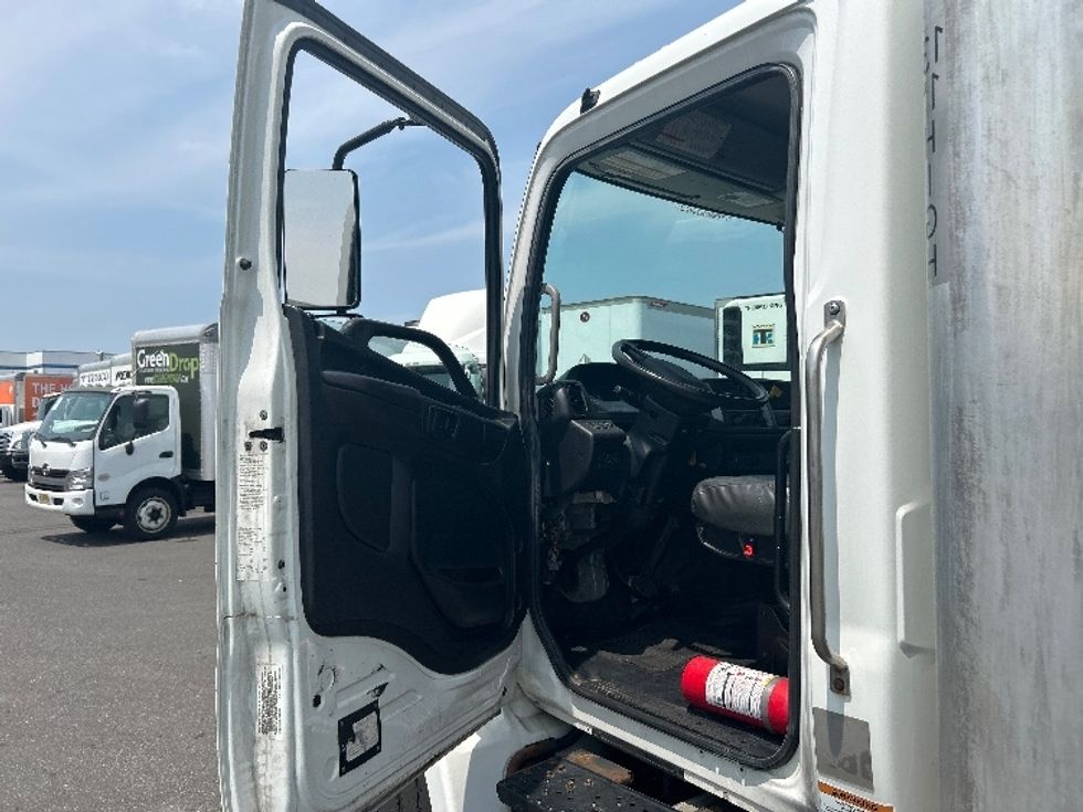 Medium Duty Box Truck-Light and Medium Duty Trucks-Hino-2020-268-Linden-NJ-181,477\n\t\tmiles-$ 51,000 - Image 16