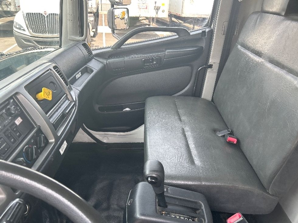 Medium Duty Box Truck-Light and Medium Duty Trucks-Hino-2020-268-Linden-NJ-181,477\n\t\tmiles-$ 51,000 - Image 19
