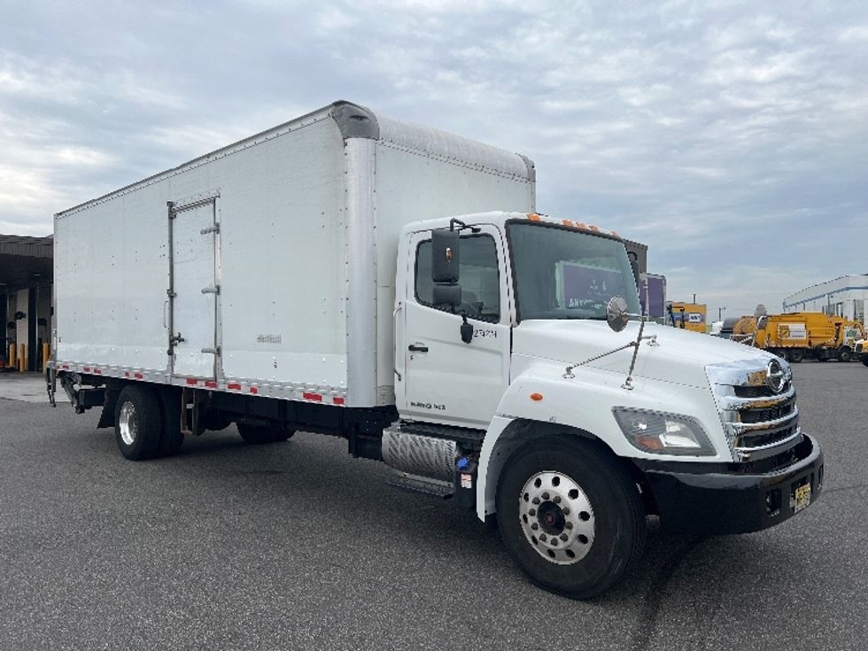 Medium Duty Box Truck-Light and Medium Duty Trucks-Hino-2020-268-Linden-NJ-330,252\n\t\tmiles-$ 27,250 - Image 1