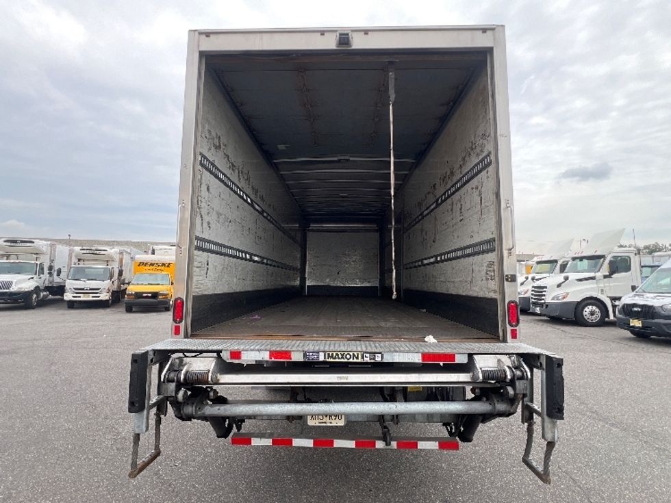 Medium Duty Box Truck-Light and Medium Duty Trucks-Hino-2020-268-Linden-NJ-330,252\n\t\tmiles-$ 27,250 - Image 8