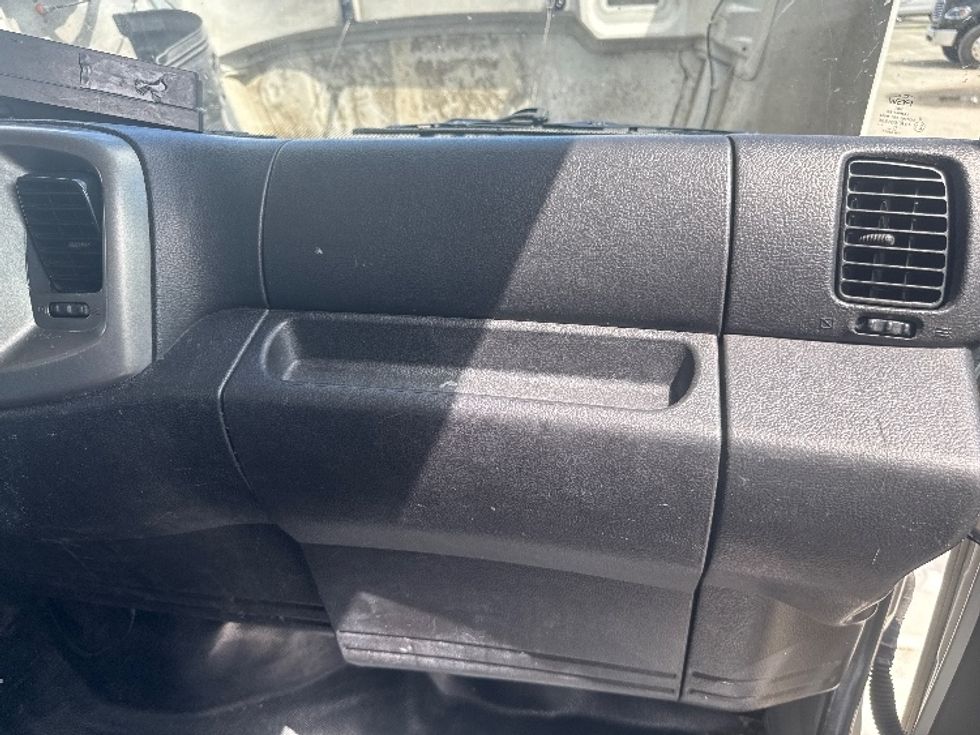 Medium Duty Box Truck-Light and Medium Duty Trucks-Hino-2020-268-Medley-FL-108,921\n\t\tmiles-$ 65,000 - Image 20