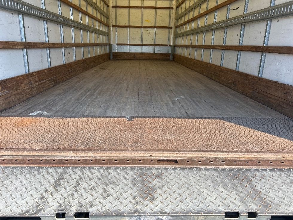 Medium Duty Box Truck-Light and Medium Duty Trucks-Hino-2020-268-Medley-FL-172,015\n\t\tmiles-$ 56,000 - Image 10