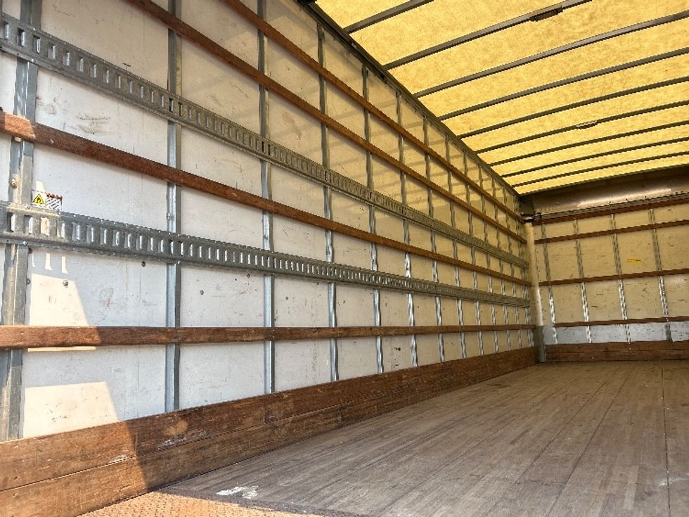 Medium Duty Box Truck-Light and Medium Duty Trucks-Hino-2020-268-Medley-FL-172,015\n\t\tmiles-$ 56,000 - Image 11