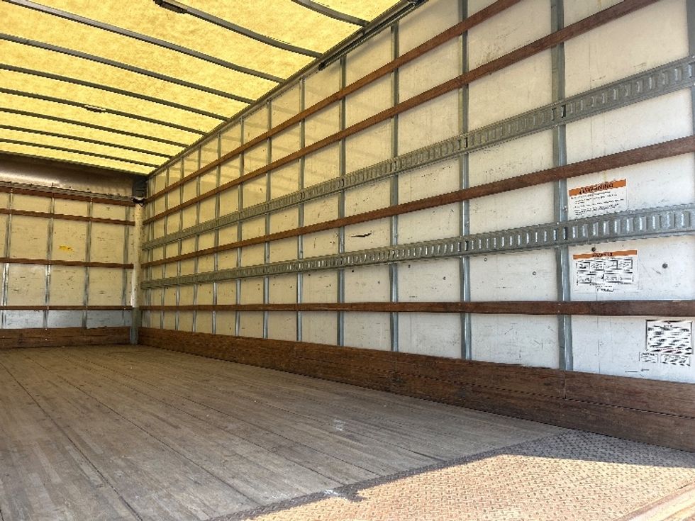 Medium Duty Box Truck-Light and Medium Duty Trucks-Hino-2020-268-Medley-FL-172,015\n\t\tmiles-$ 56,000 - Image 12