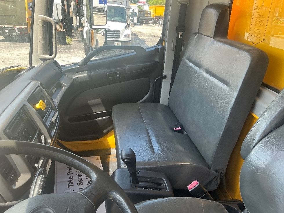 Medium Duty Box Truck-Light and Medium Duty Trucks-Hino-2020-268-Medley-FL-172,015\n\t\tmiles-$ 56,000 - Image 20
