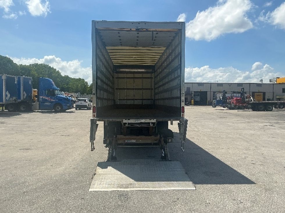 Medium Duty Box Truck-Light and Medium Duty Trucks-Hino-2020-268-Medley-FL-172,015\n\t\tmiles-$ 56,000 - Image 9