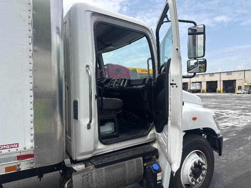 Medium Duty Box Truck-Light and Medium Duty Trucks-Hino-2020-268-Medley-FL-219,483\n\t\tmiles-$ 45,750 - Image 20