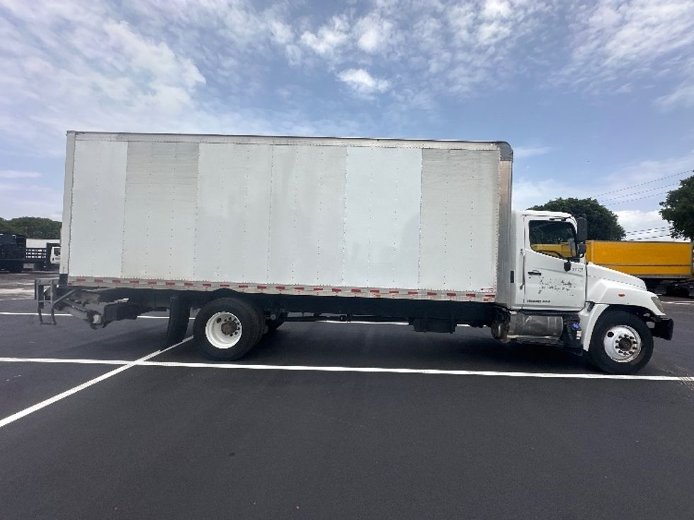 Medium Duty Box Truck-Light and Medium Duty Trucks-Hino-2020-268-Medley-FL-223,895\n\t\tmiles-$ 45,000 - Image 15