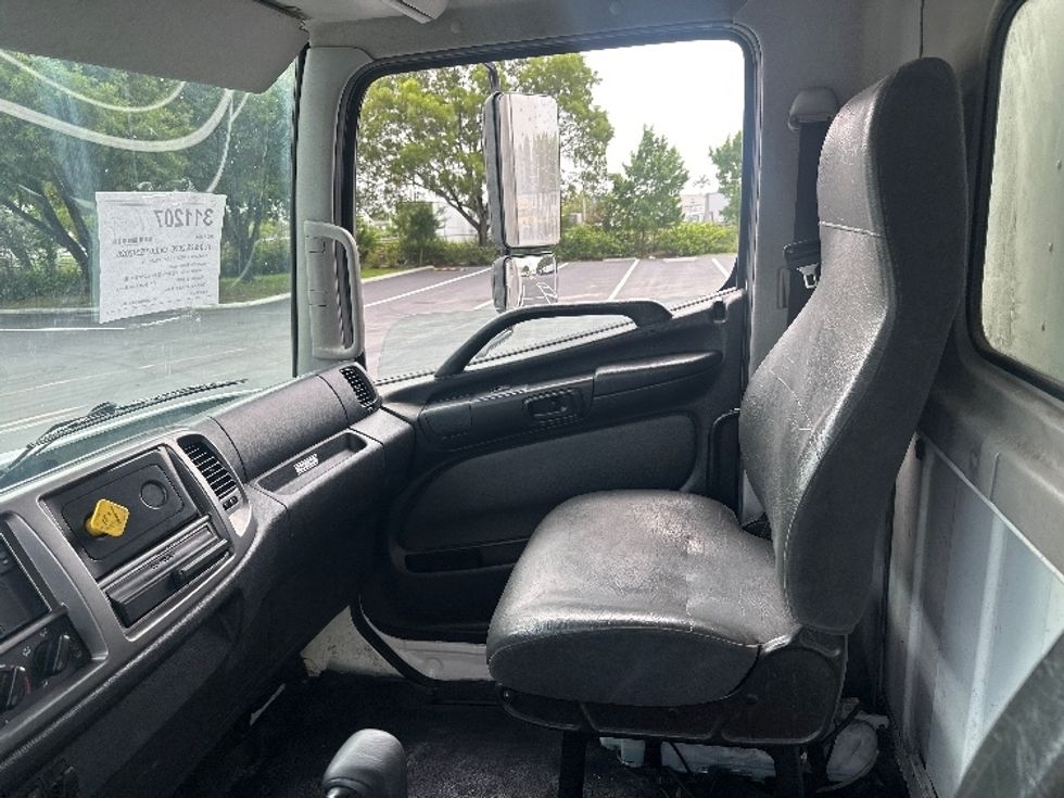 Medium Duty Box Truck-Light and Medium Duty Trucks-Hino-2020-268-Medley-FL-223,895\n\t\tmiles-$ 45,000 - Image 19