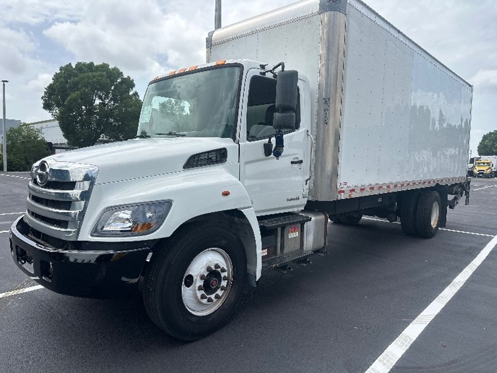 Medium Duty Box Truck-Light and Medium Duty Trucks-Hino-2020-268-Medley-FL-223,895\n\t\tmiles-$ 45,000 - Image 3