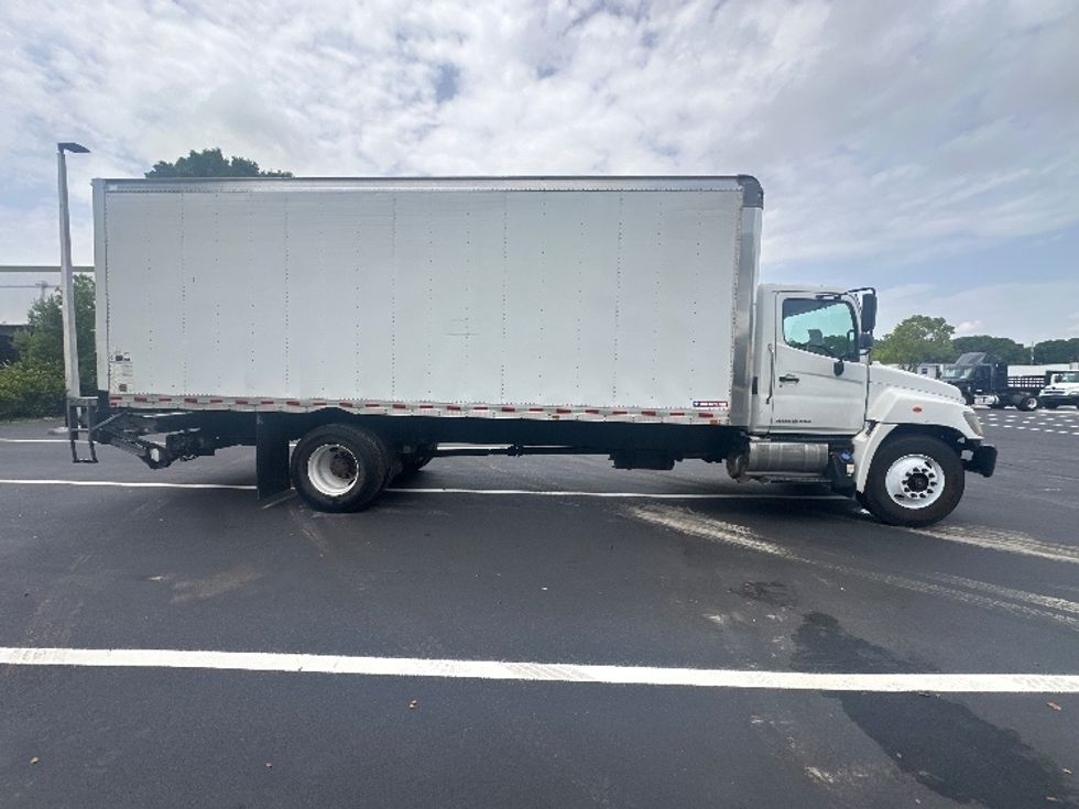 Medium Duty Box Truck-Light and Medium Duty Trucks-Hino-2020-268-Medley-FL-241,271\n\t\tmiles-$ 42,250 - Image 15