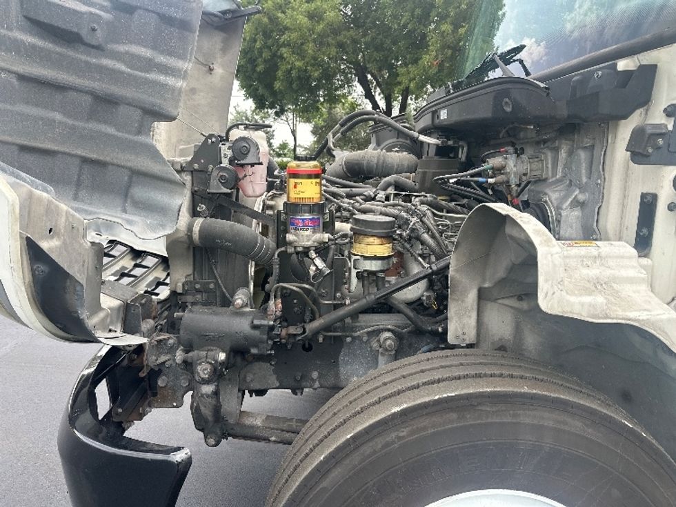 Medium Duty Box Truck-Light and Medium Duty Trucks-Hino-2020-268-Medley-FL-241,271\n\t\tmiles-$ 42,250 - Image 24