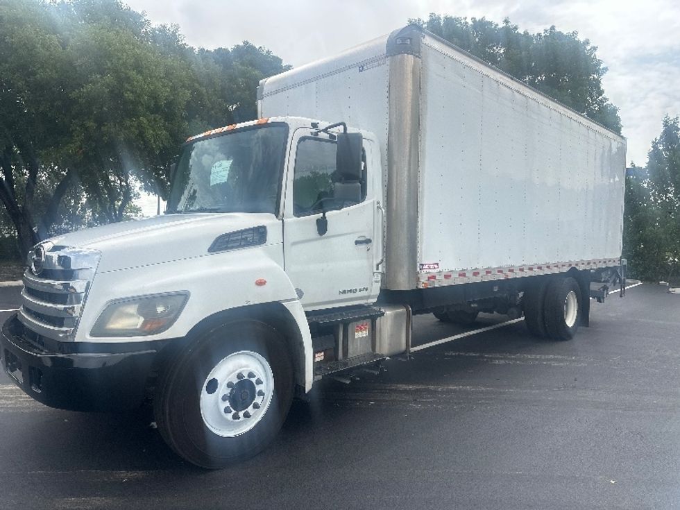 Medium Duty Box Truck-Light and Medium Duty Trucks-Hino-2020-268-Medley-FL-241,271\n\t\tmiles-$ 42,250 - Image 3