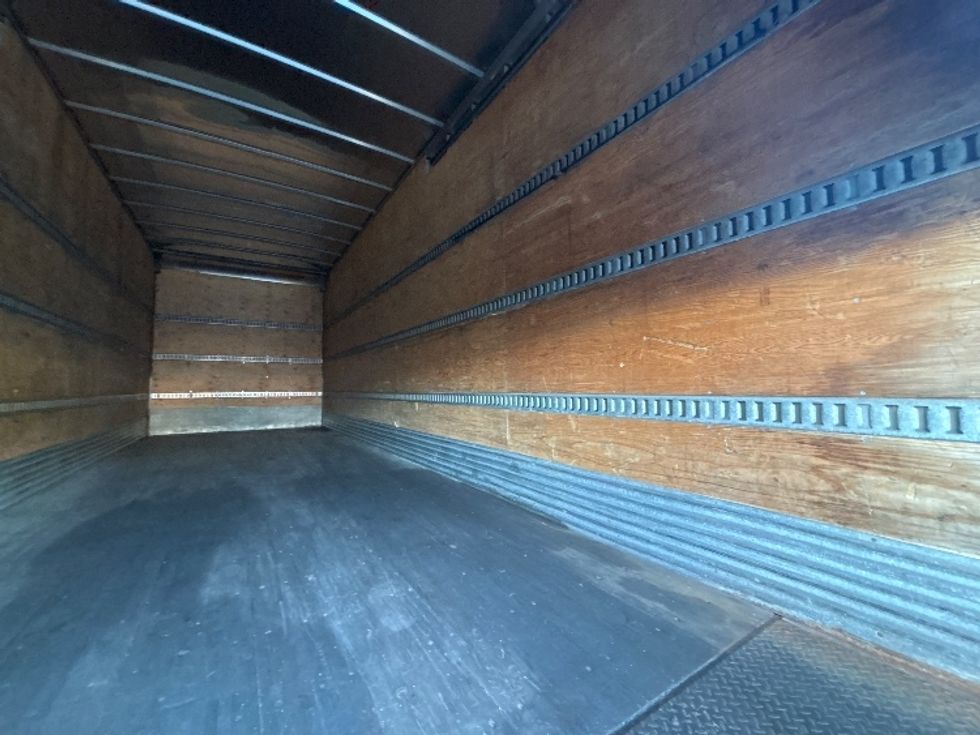 Medium Duty Box Truck-Light and Medium Duty Trucks-Hino-2020-268-Middlefield-OH-208,551\n\t\tmiles-$ 48,500 - Image 12