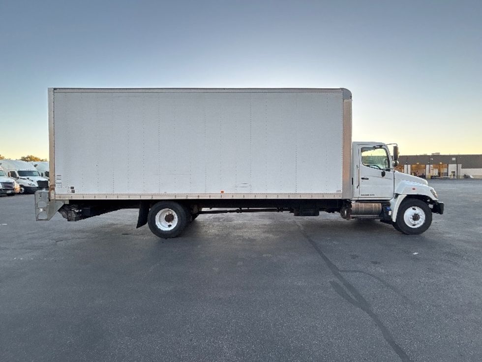 Medium Duty Box Truck-Light and Medium Duty Trucks-Hino-2020-268-Middlefield-OH-208,551\n\t\tmiles-$ 48,500 - Image 15