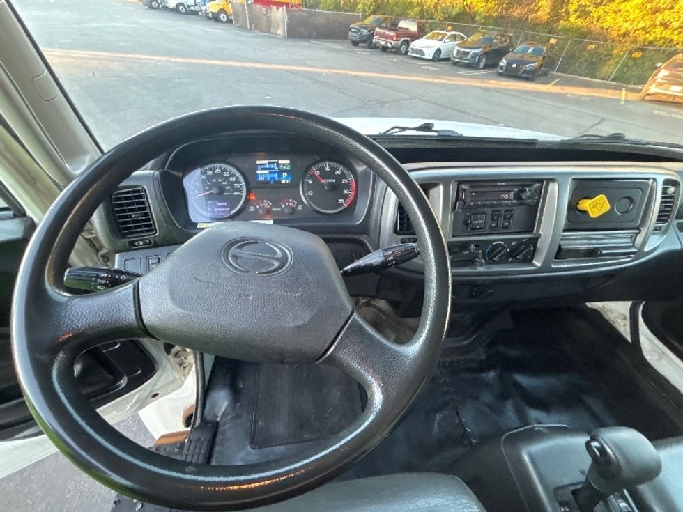 Medium Duty Box Truck-Light and Medium Duty Trucks-Hino-2020-268-Middlefield-OH-208,551\n\t\tmiles-$ 48,500 - Image 18