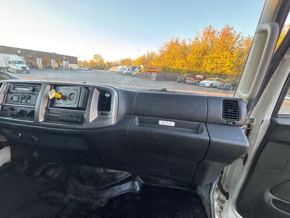 Medium Duty Box Truck-Light and Medium Duty Trucks-Hino-2020-268-Middlefield-OH-208,551\n\t\tmiles-$ 48,500 - Image 21