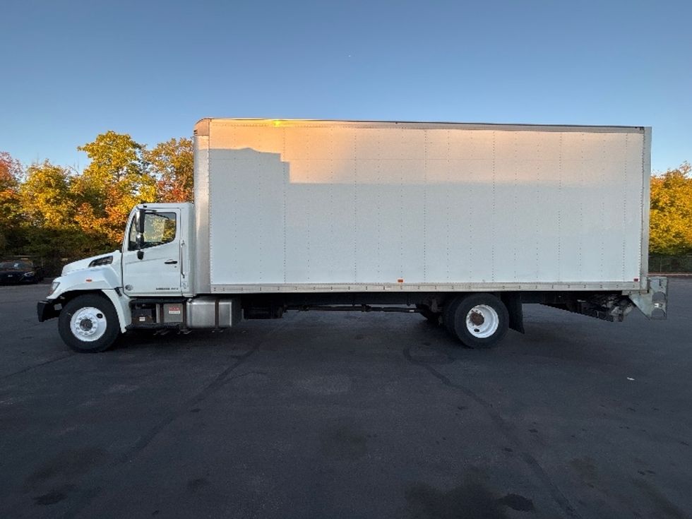 Medium Duty Box Truck-Light and Medium Duty Trucks-Hino-2020-268-Middlefield-OH-208,551\n\t\tmiles-$ 48,500 - Image 4