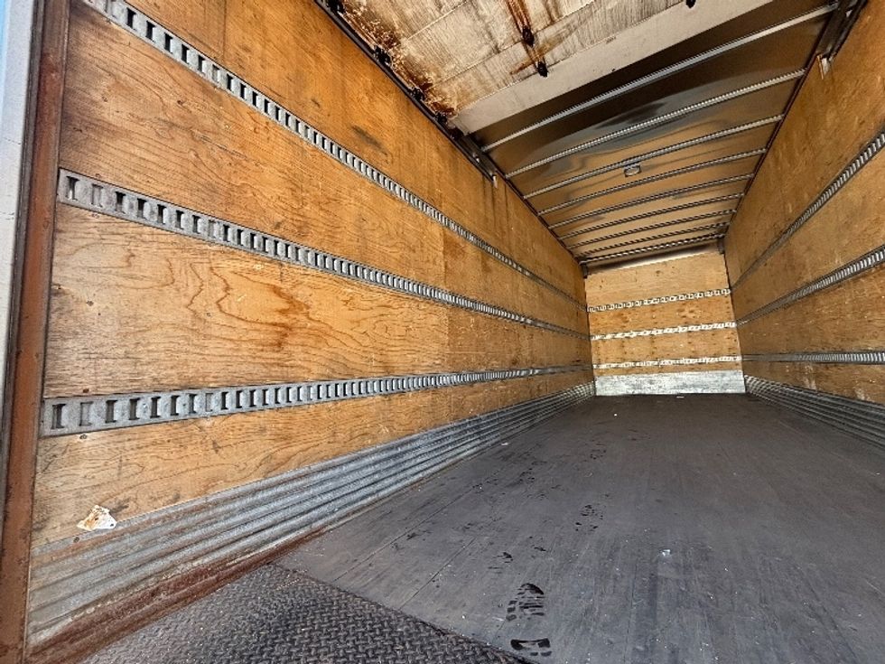 Medium Duty Box Truck-Light and Medium Duty Trucks-Hino-2020-268-Middlefield-OH-216,136\n\t\tmiles-$ 47,500 - Image 11