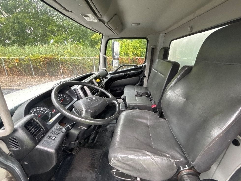 Medium Duty Box Truck-Light and Medium Duty Trucks-Hino-2020-268-Middlefield-OH-216,136\n\t\tmiles-$ 47,500 - Image 17