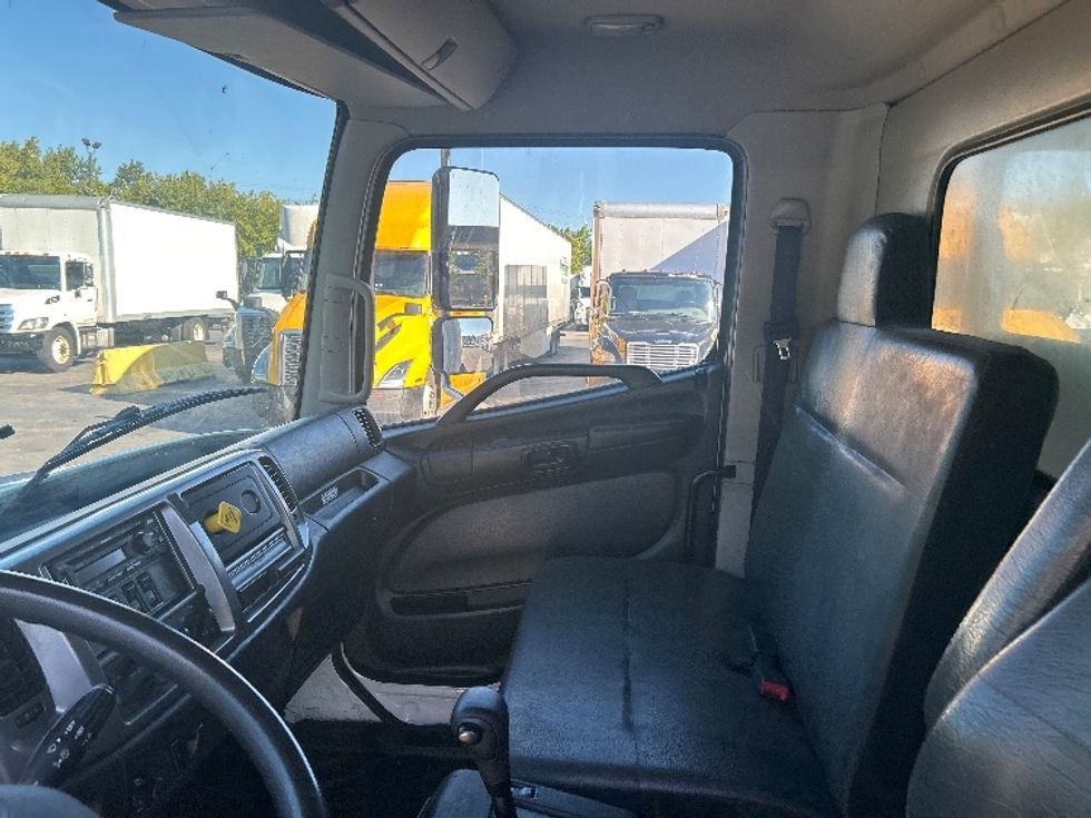 Medium Duty Box Truck-Light and Medium Duty Trucks-Hino-2020-268-Middlefield-OH-216,136\n\t\tmiles-$ 47,500 - Image 19