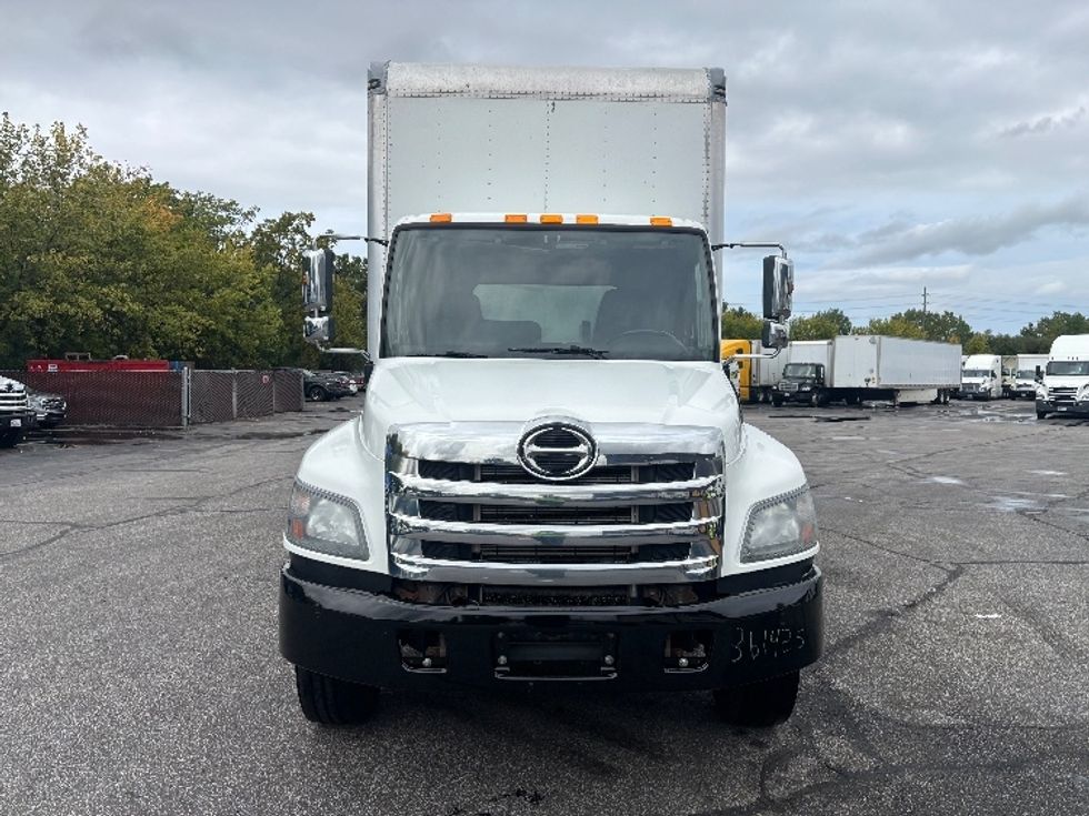 Medium Duty Box Truck-Light and Medium Duty Trucks-Hino-2020-268-Middlefield-OH-216,136\n\t\tmiles-$ 47,500 - Image 2