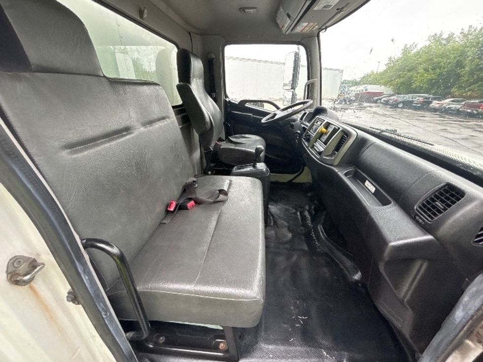 Medium Duty Box Truck-Light and Medium Duty Trucks-Hino-2020-268-Middlefield-OH-216,136\n\t\tmiles-$ 47,500 - Image 22