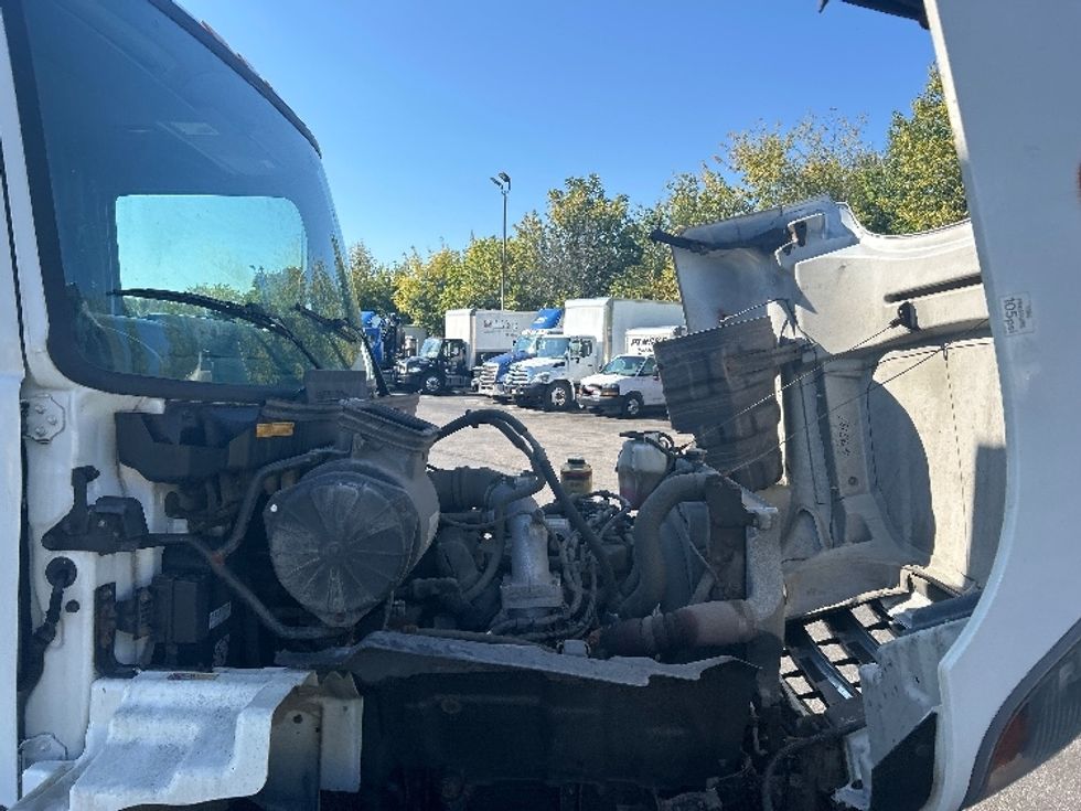 Medium Duty Box Truck-Light and Medium Duty Trucks-Hino-2020-268-Middlefield-OH-216,136\n\t\tmiles-$ 47,500 - Image 23