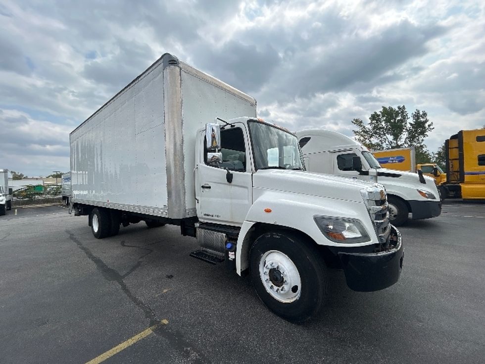 Medium Duty Box Truck-Light and Medium Duty Trucks-Hino-2020-268-Middlefield-OH-228,683\n\t\tmiles-$ 44,750 - Image 1
